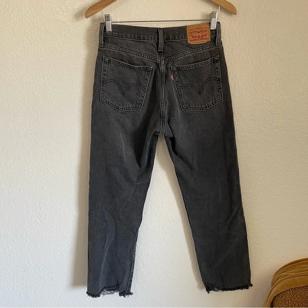Levi’s Wedgie Straight Leg Black Distressed Denim Jeans 100% Cotton Frayed Hem